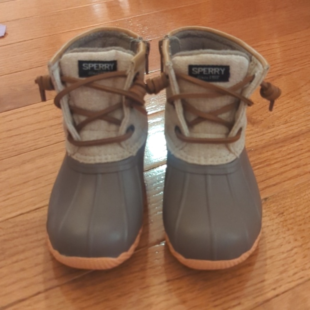 Girls Sperry Saltwater Duck Boots- Size 9